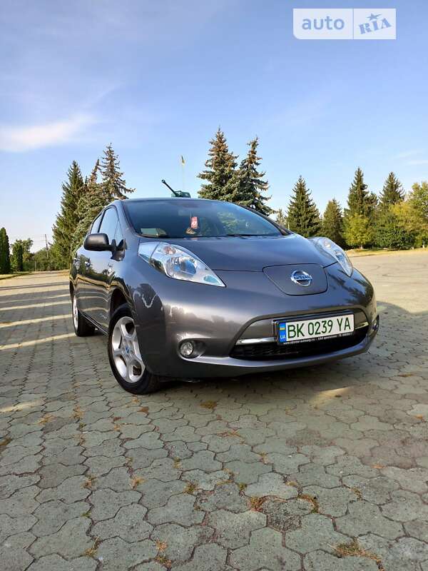 2014 nissan leaf
