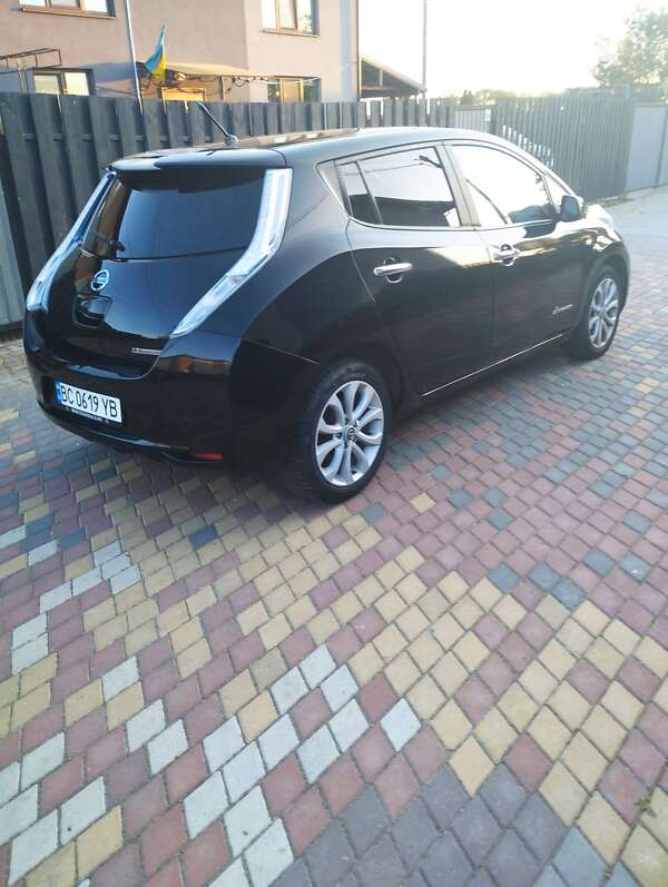 2014 nissan leaf