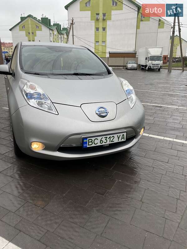 2014 nissan leaf