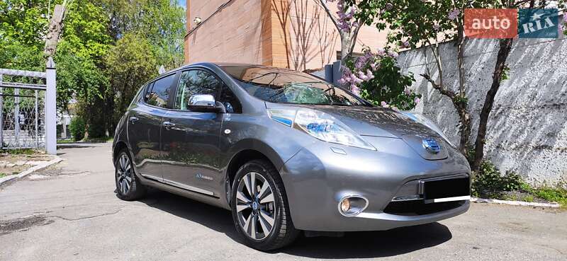 2014 nissan leaf