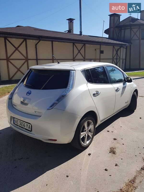 2014 nissan leaf
