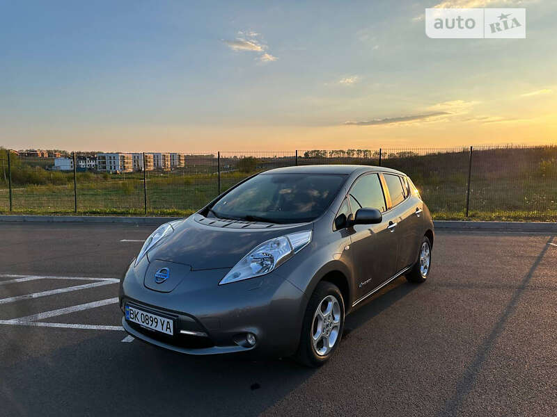 2014 nissan leaf