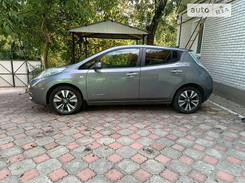 2014 nissan leaf