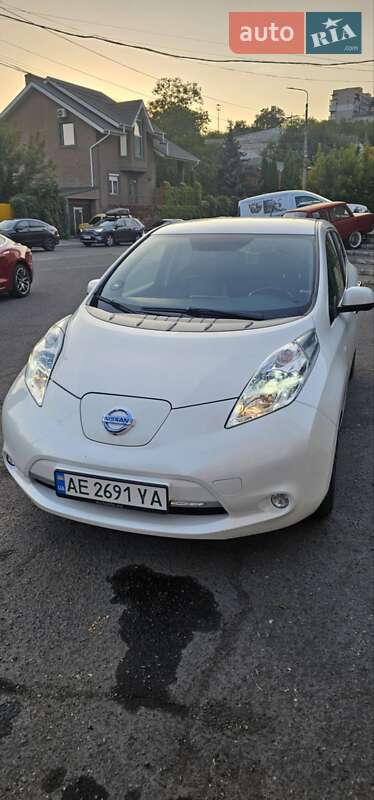 2014 nissan leaf
