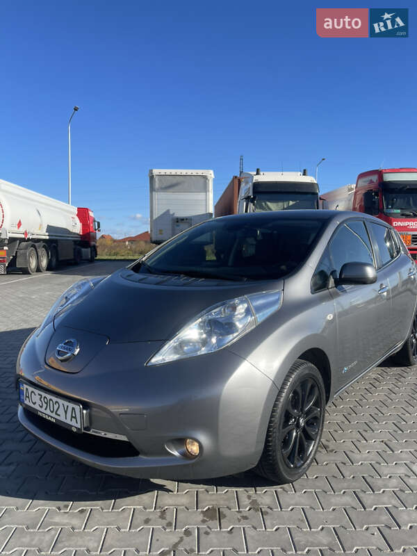 2014 nissan leaf