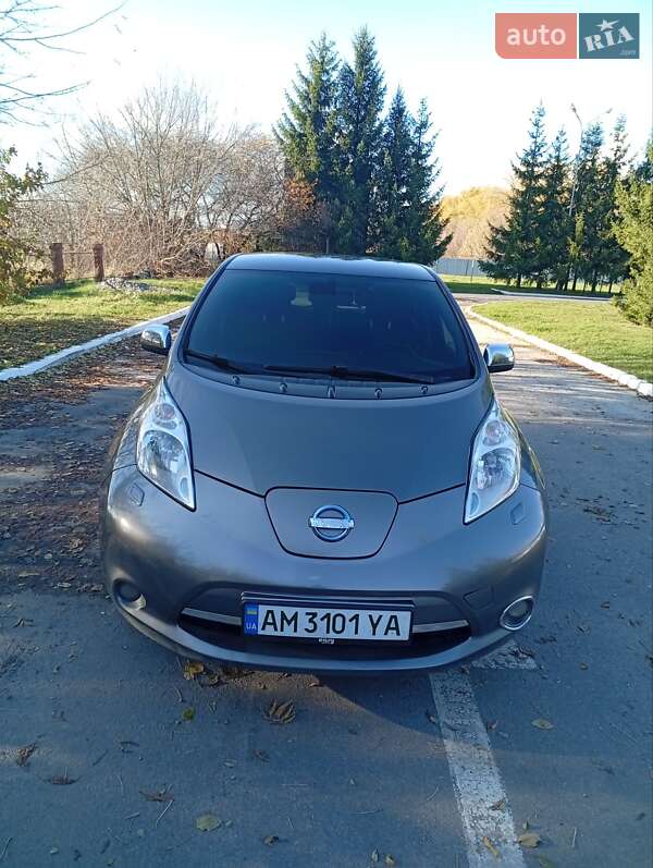 2014 nissan leaf