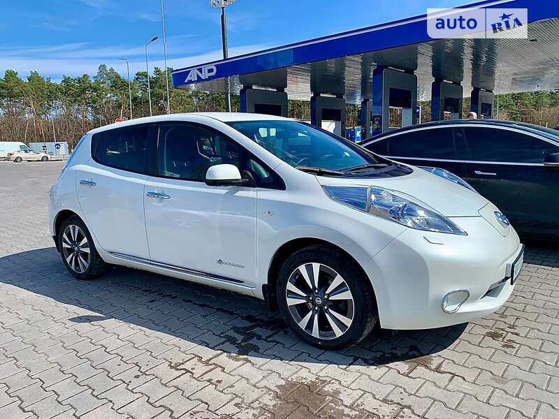 2015 nissan leaf