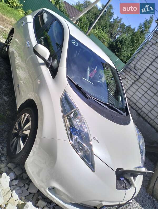 2015 nissan leaf