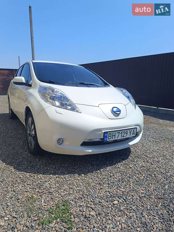 2015 nissan leaf