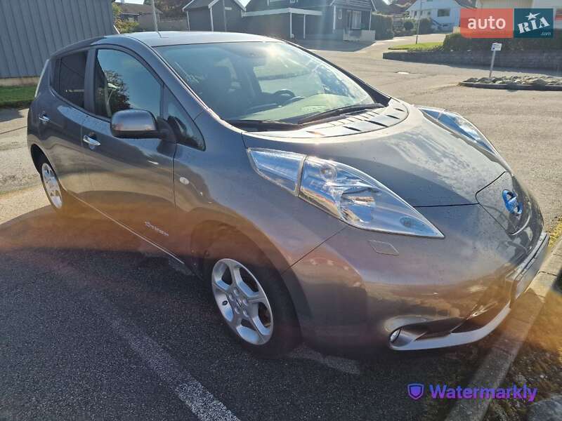 2015 nissan leaf