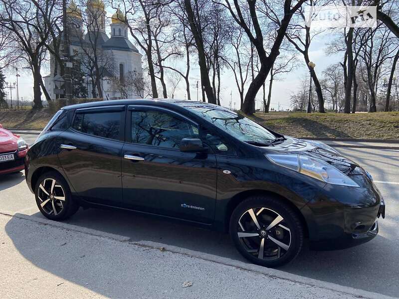 2016 nissan leaf