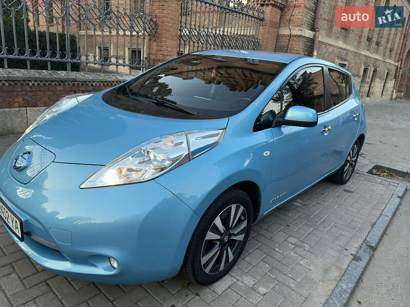 2016 nissan leaf