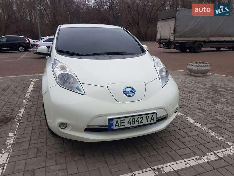2016 nissan leaf