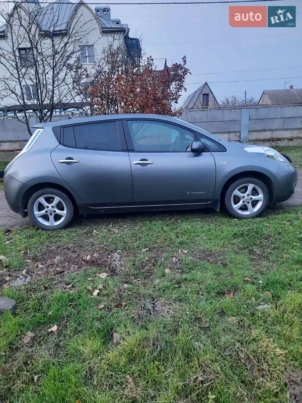 2016 nissan leaf
