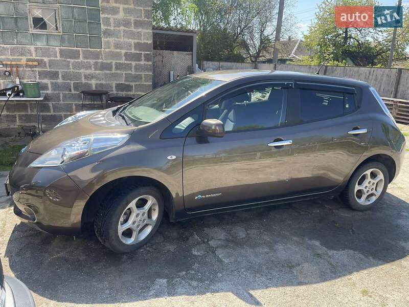 2016 nissan leaf