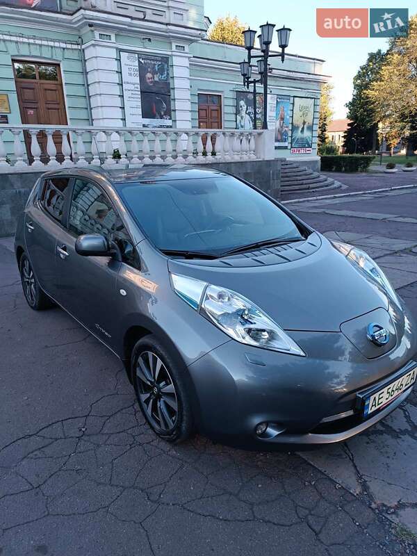 2016 nissan leaf