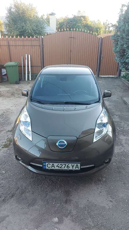 2016 nissan leaf