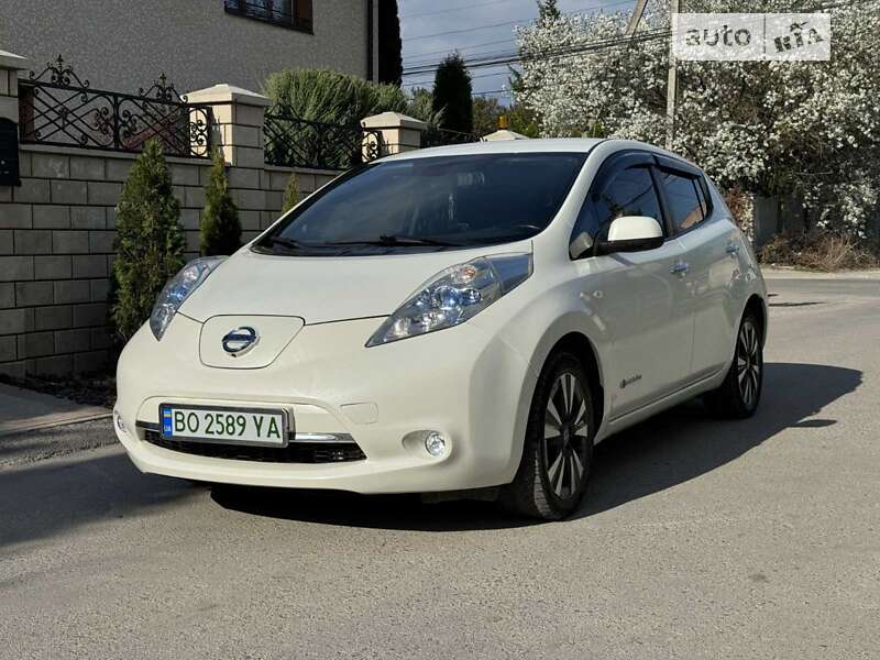 2016 nissan leaf