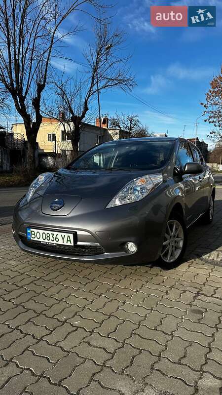 2016 nissan leaf