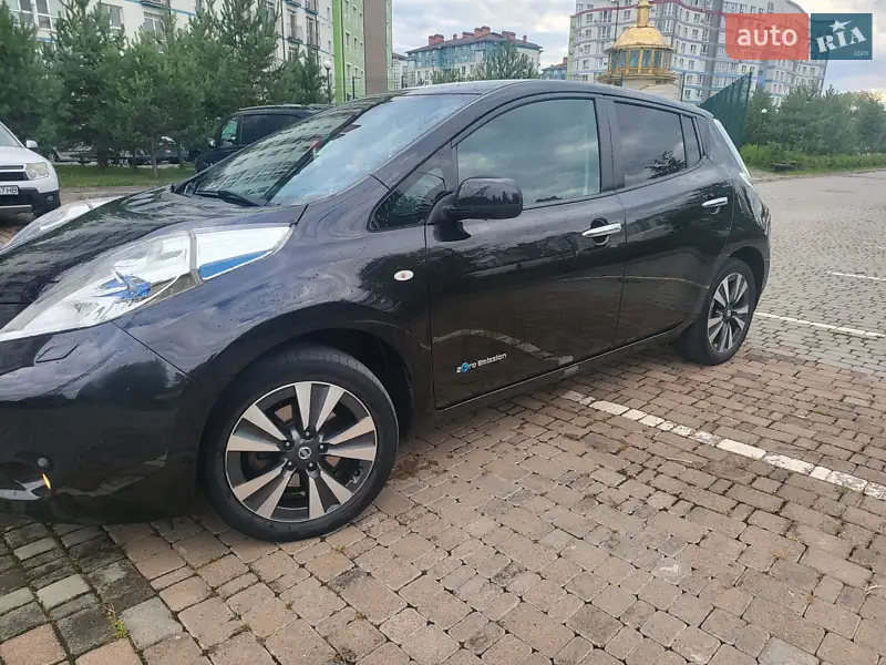 2016 nissan leaf