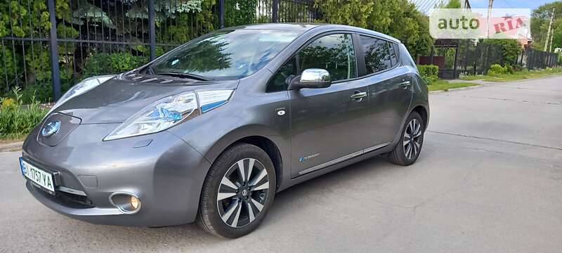 2016 nissan leaf