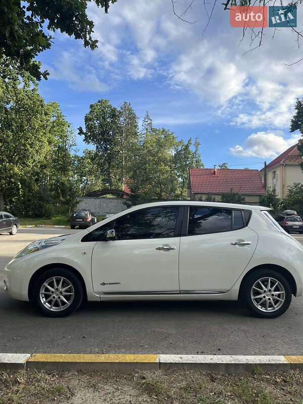 2016 nissan leaf