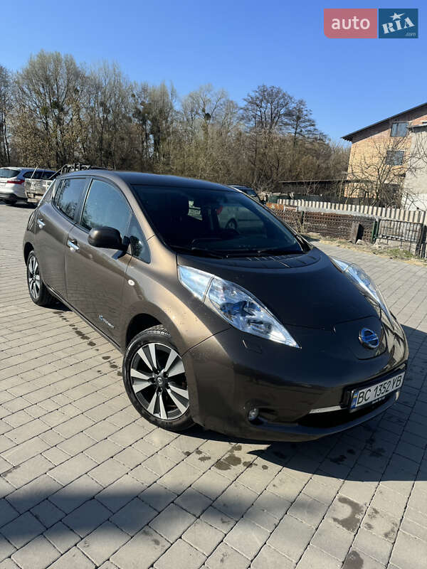 2016 nissan leaf