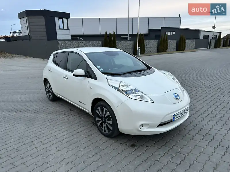 2016 nissan leaf