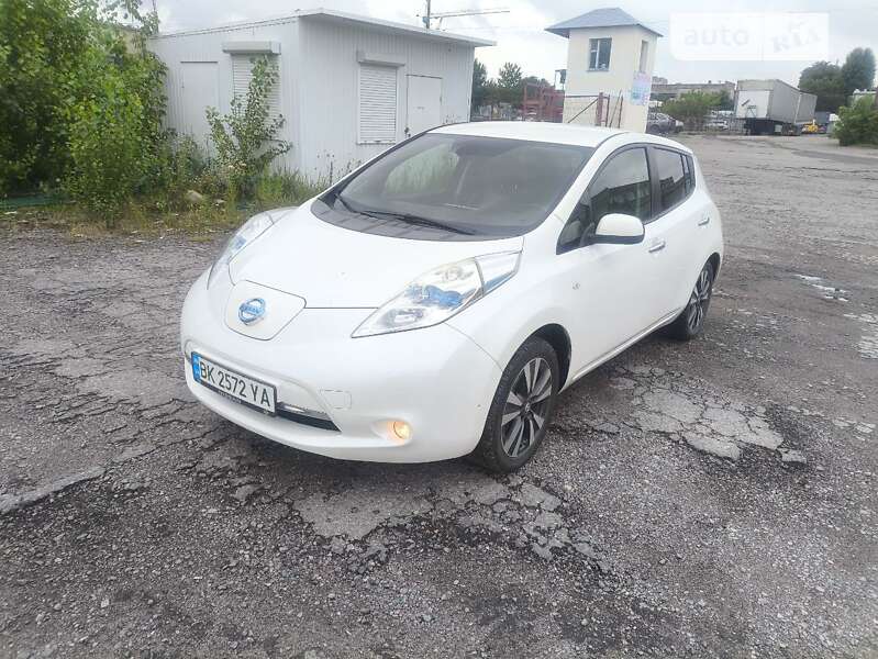 2016 nissan leaf