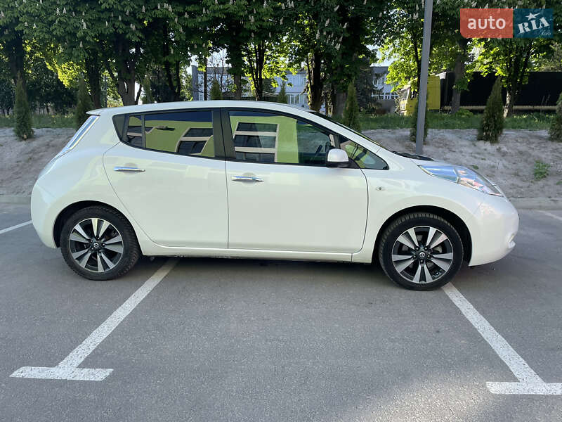 2016 nissan leaf