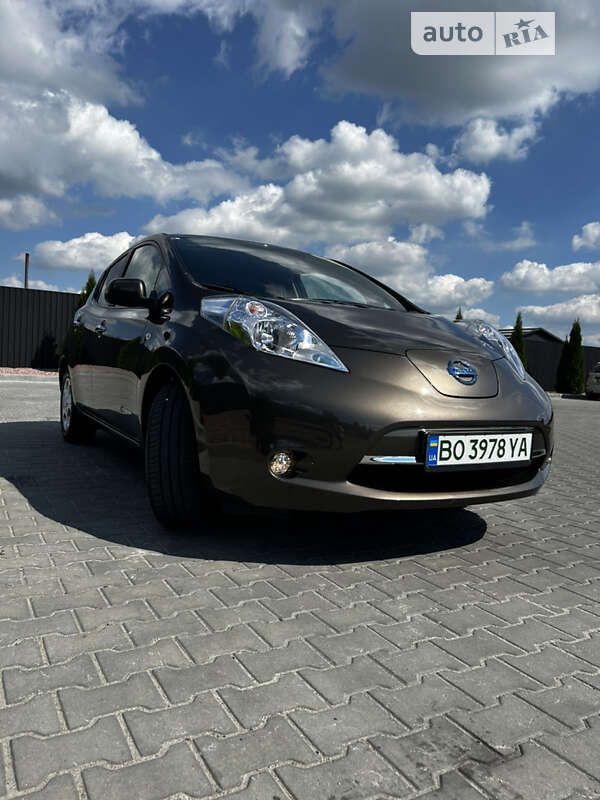 2016 nissan leaf