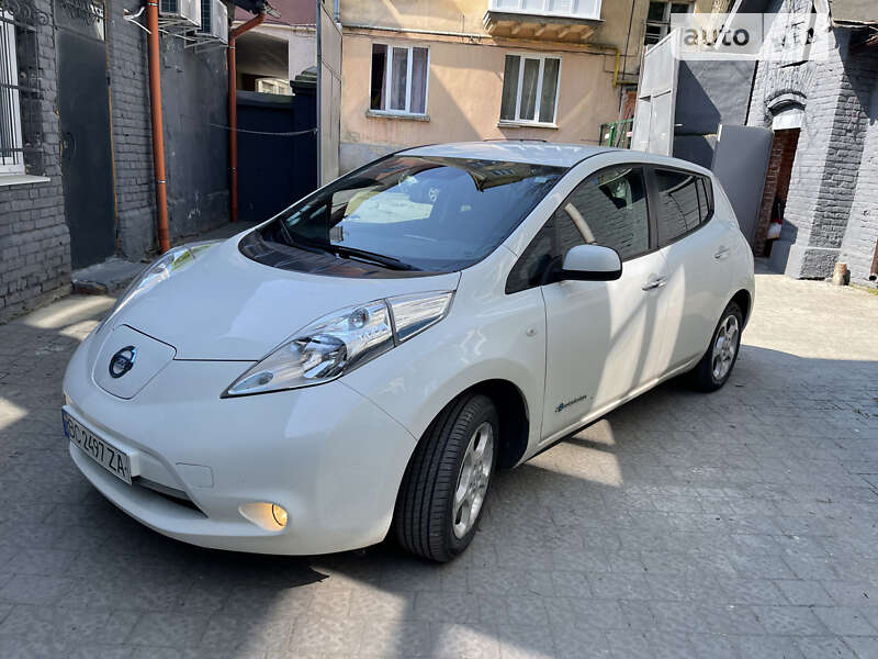 2016 nissan leaf