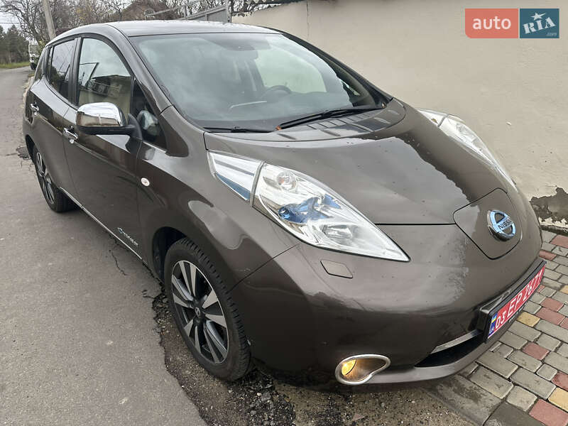 2016 nissan leaf