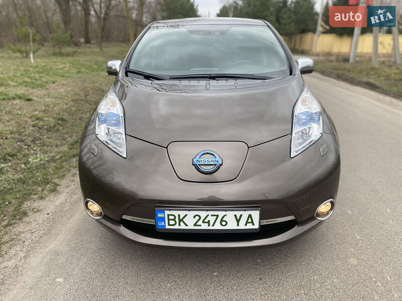 2016 nissan leaf