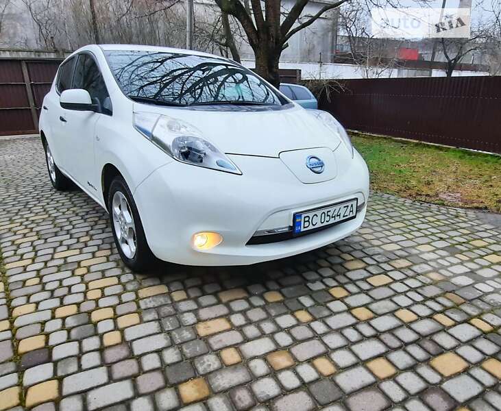 2016 nissan leaf