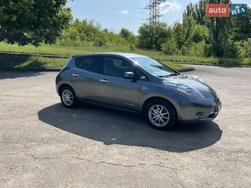 2016 nissan leaf
