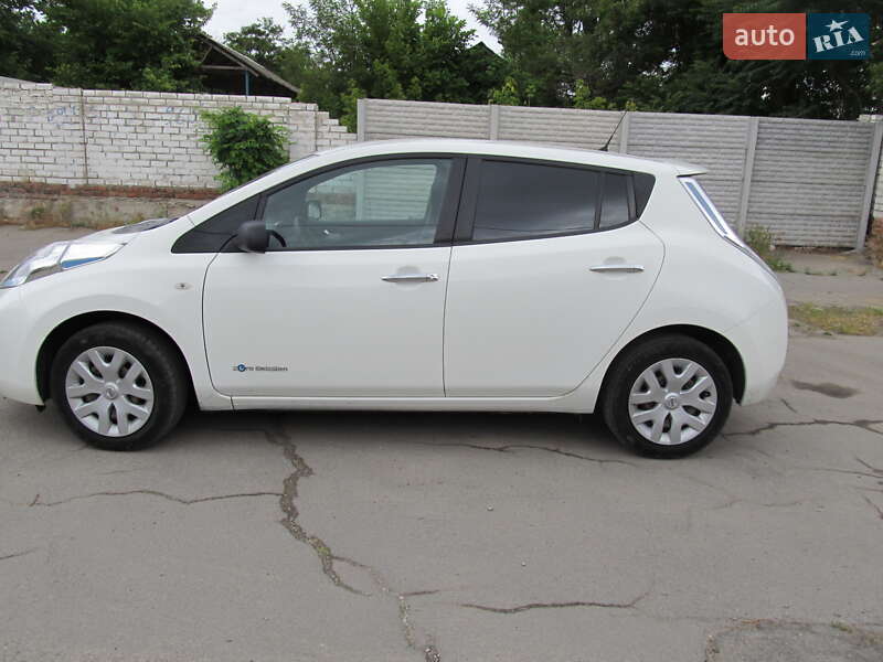 2016 nissan leaf