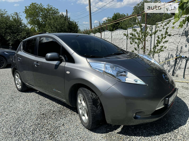 2016 nissan leaf