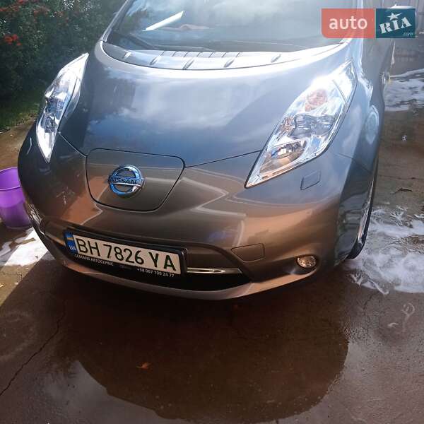 2016 nissan leaf