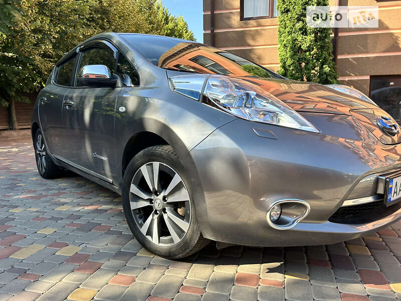 2016 nissan leaf