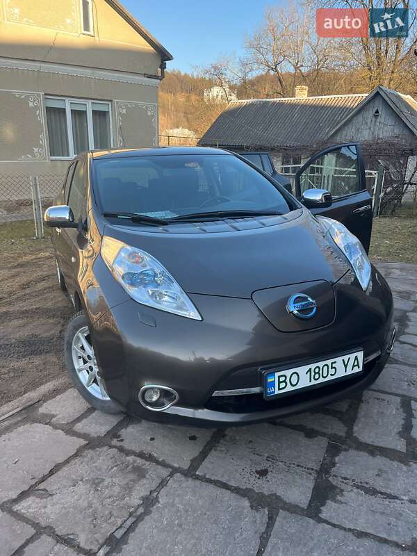2016 nissan leaf