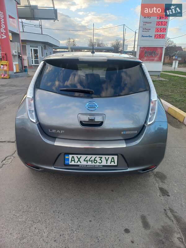 2016 nissan leaf