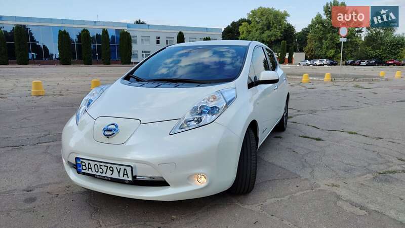 2016 nissan leaf
