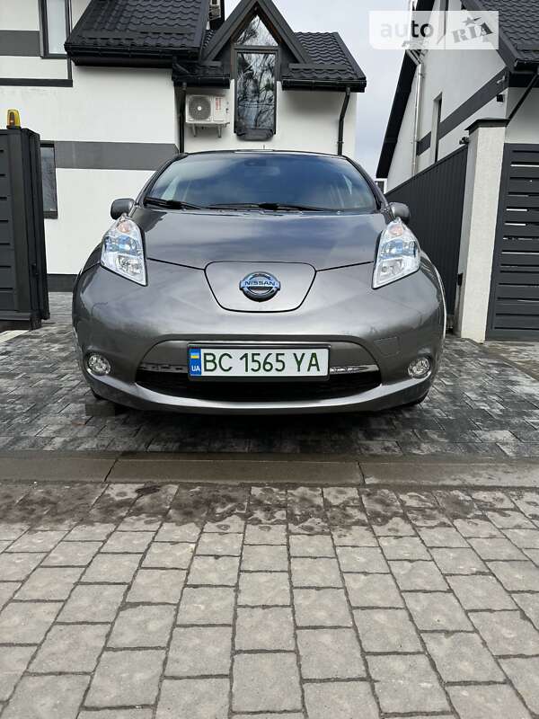 2016 nissan leaf