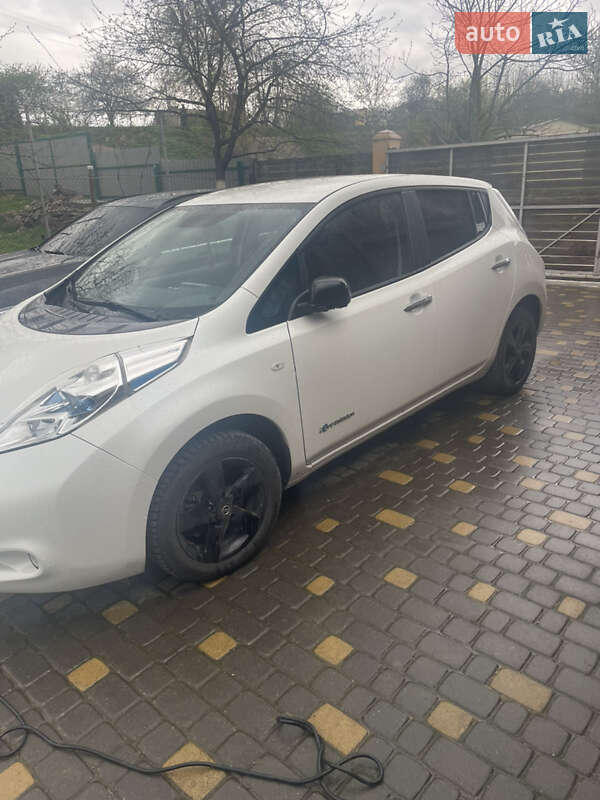 2017 nissan leaf