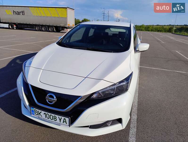 2018 nissan leaf