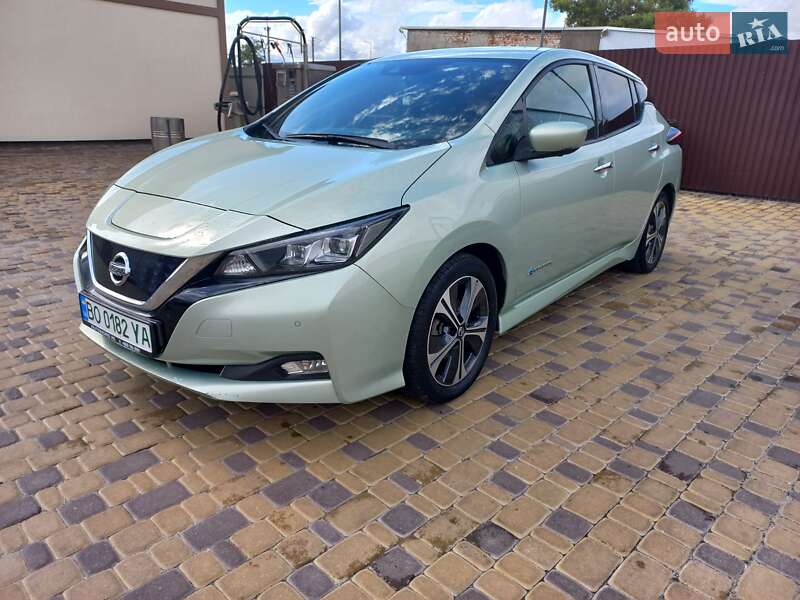 2018 nissan leaf