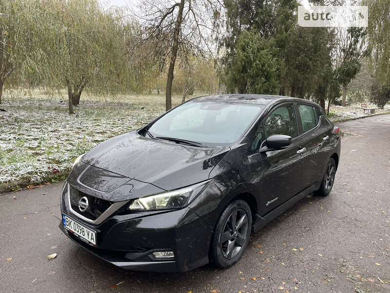 2018 nissan leaf