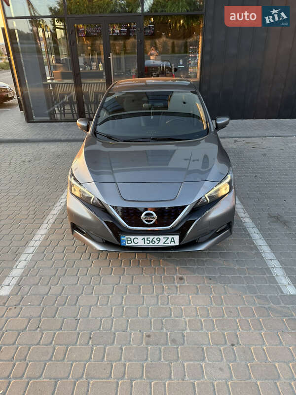 2018 nissan leaf