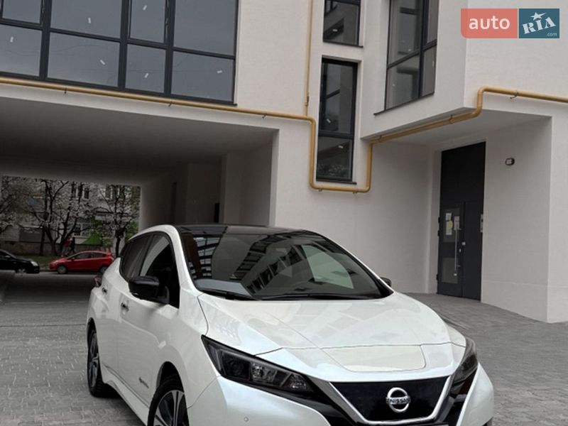 2018 nissan leaf
